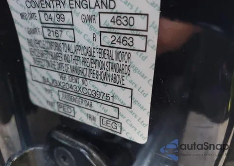 1999 Jaguar Xk8 z USA, uszkodzony, nr VIN SAJGX2043XC039751